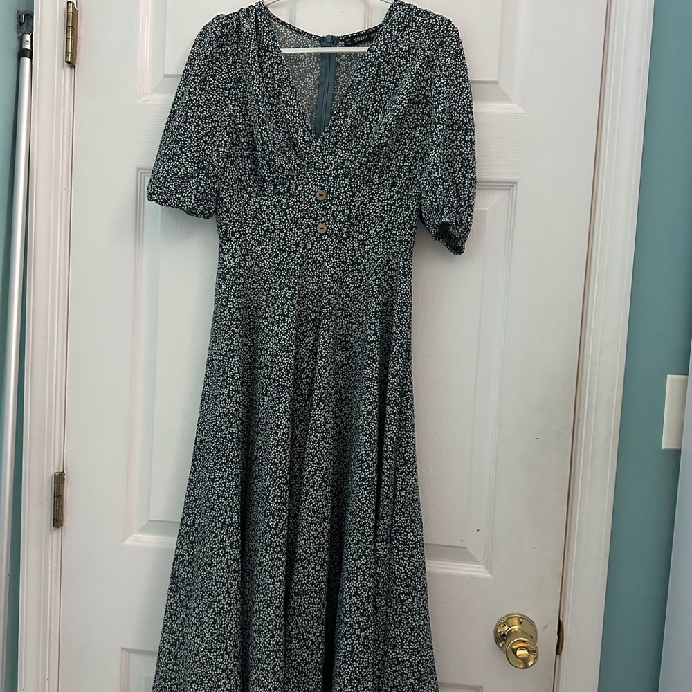 SHEIN Green Puff Sleeve V-Neck Sundress